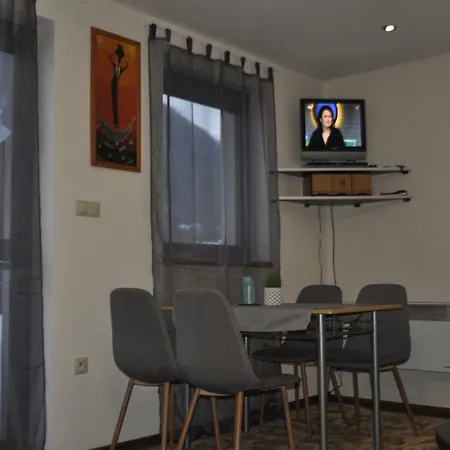 Lovely & Luxury Apartmán *