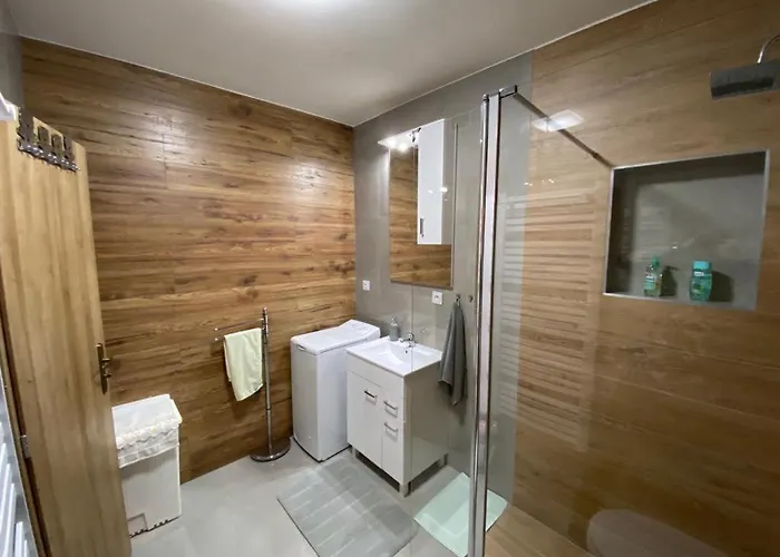 Lovely & Luxury Belá